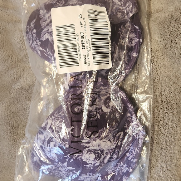 Victoria's Secret Lightly Lined Smooth  Full- Coverage Bra - Picture 2 of 3